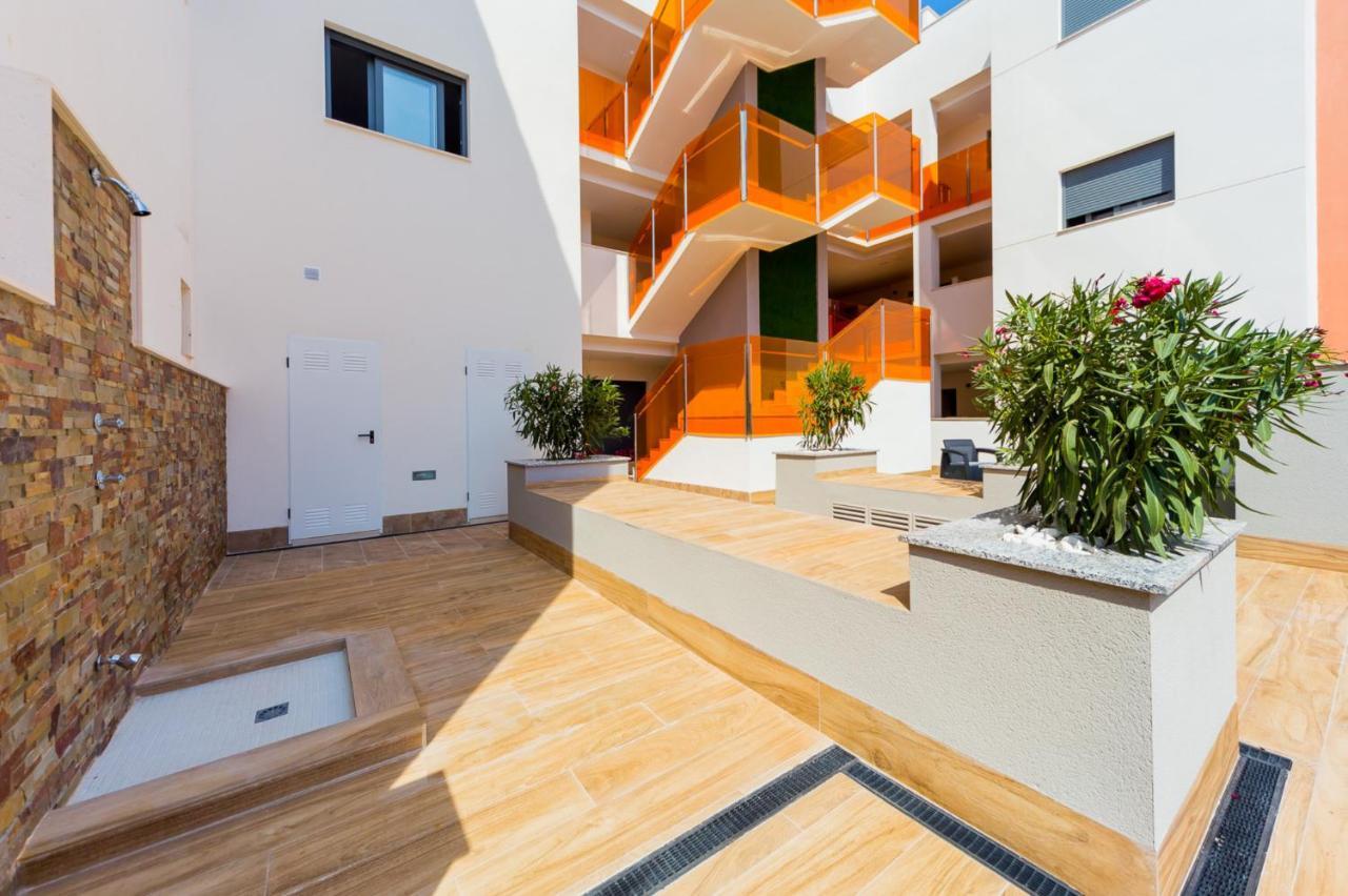 Beach And Рool Torrevieja Exteriör bild